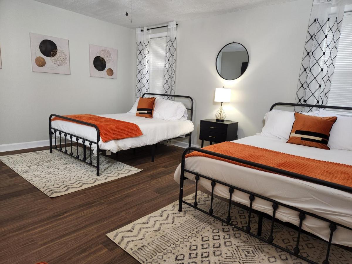 Spacious Centrally Located 3 Bed 2 Bath - Sleeps 8 Montgomery Dış mekan fotoğraf